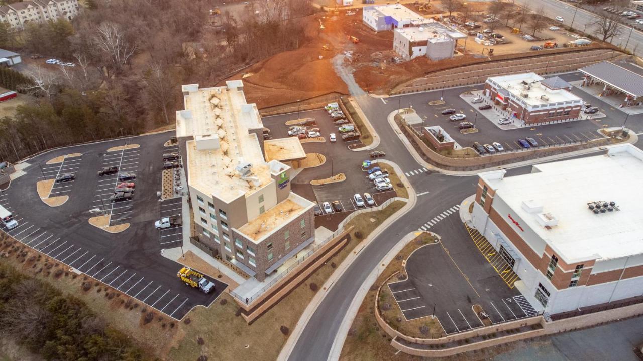 Holiday Inn Express & Suites Charlottesville By Ihg Экстерьер фото